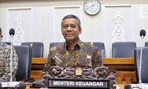 Wakil Menteri Keuangan (Wamenkeu) Suahasil Nazara mengikuti rapat kerja dengan Badan Legislasi DPR RI di kompleks Parlemen, Jakarta, Kamis (18/8/2022). Raker tersebut dalam rangka harmonisasi Rancangan Undang-Undang (RUU) tentang pengembangan dan penguatan sektor keuangan. (Liputan6.com/Angga Yuniar)