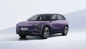 Hongqi Bikin Sunroof Tenaga Surya, Bisa Hasilkan 400 kWh Listrik per Tahun