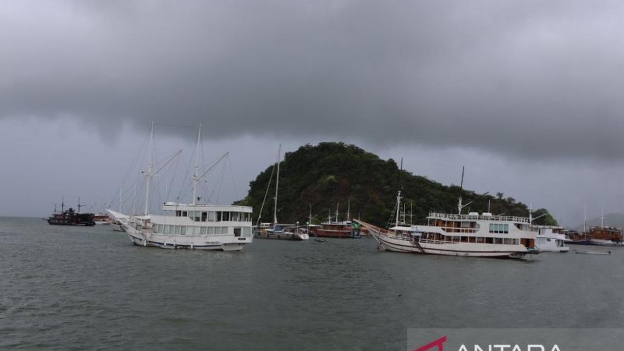 BMKG Imbau Warga dan Wisatawan Waspada Cuaca Ekstrem Labuan Bajo Jelang Nataru 2025-2026