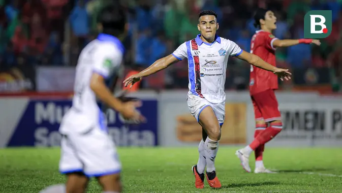 <p>Striker PSBS Biak, Alexsandro Dos Santos Perreira menjadi top scorer Pegadaian Liga 2 2023/2024. (Bola.com/Bagaskara Lazuardi)</p>