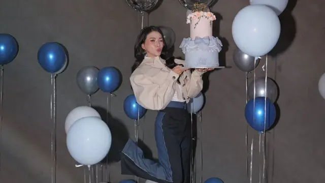 Gaya layering Sarwendah Ulang Tahun ke-36 dengan tampilan stylish. [@sarwendah29]