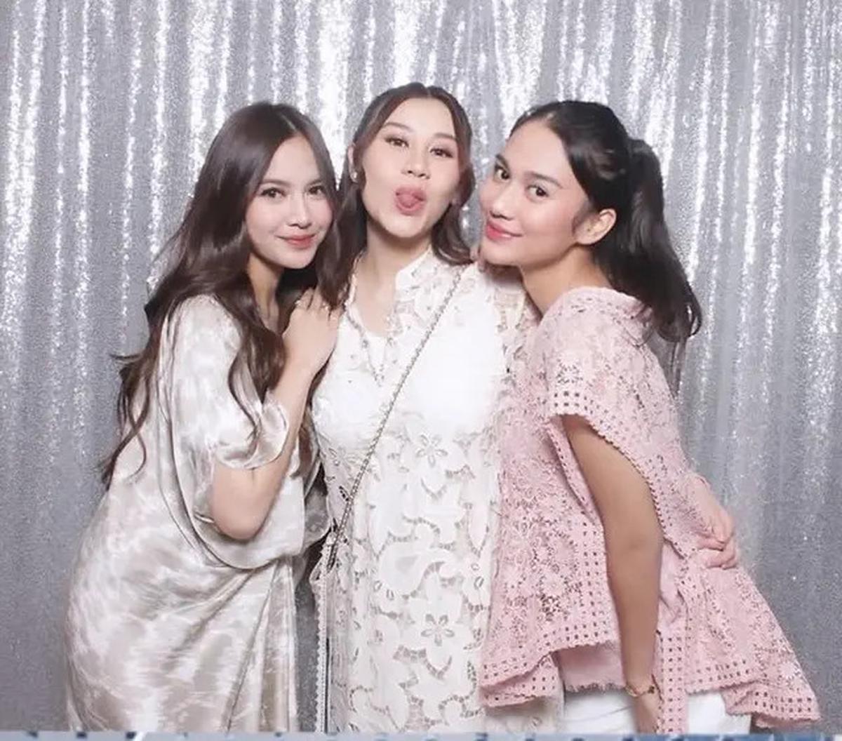 8 Gaya Selebritis Kenakan Kaftan hingga Lace Hadir Buka Puasa Sekaligus Ulang Tahun Aaliyah Massaid ke-23, Syifa Hadju-Alyssa Daguise
