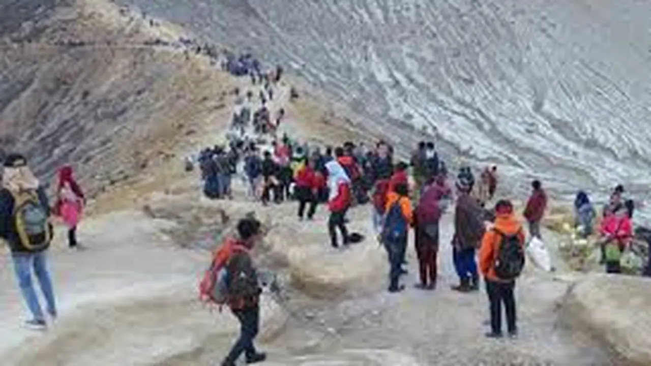 Destinasi wisata andalan Banyuwangi Kawah Ijen (Istimewa)