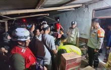 Polres Cianjur Tanggap Banjir, Salurkan Bantuan dan Layanan Kesehatan untuk Korban di Desa Jamali