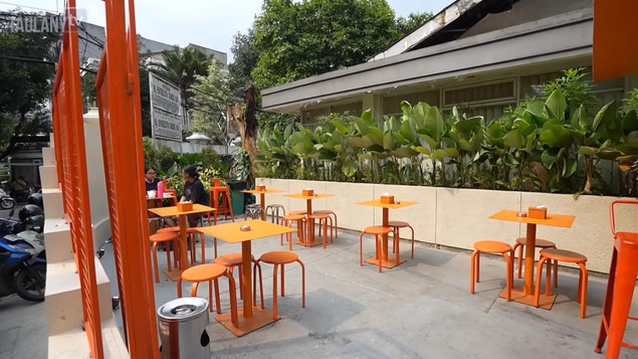 8 Potret Warung Kopi Gofar Hilman, Konsep Ruang yang Bikin Betah Berjam-Jam