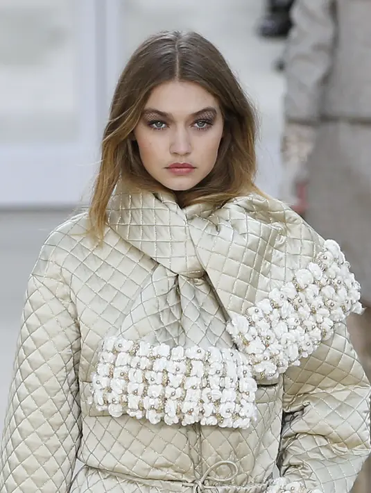 Prestasi Gigi Hadid di dunia hiburan kian meningkat, belum lama Gigi didapuk menjadi model fesyen 'Chanel'. (AFP/Bintang.com)