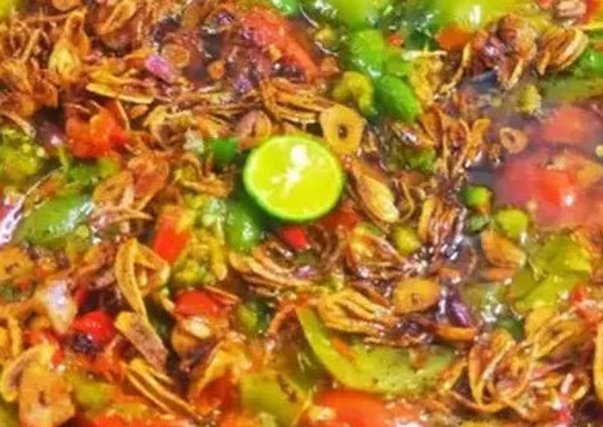 3 Resep Sambal Pecak yang Bikin Lauk Makan Makin Lezat