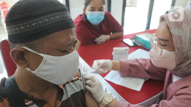 Vaksinasi COVID-19 Bagi Warga yang Akan Mudik
