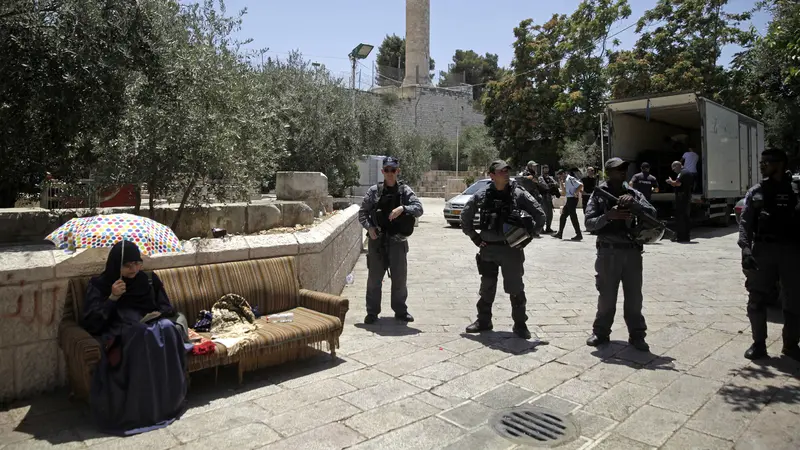 Usai Tragedi Penembakan Polisi, Masjid Al-Aqsa Kembali Dibuka