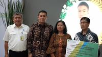 BPJS Ketenagakerjaan serahkan santunan kecelakaan kerja kepada ahli waris pegawai Air Nav. (foto: BPJS Ketenagakerjaan)