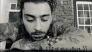 Zayn Malik saat menyanyikan lagu Night Changes milik One Direction. (Foto: Instagram/zayn)