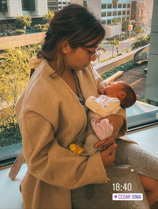 Nikita Willy (Instagram/yorafebrina)