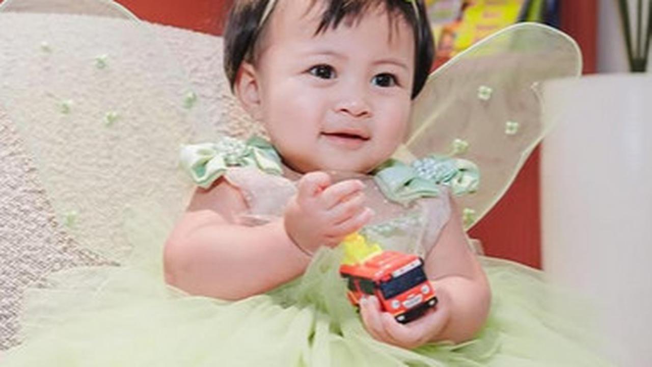 Cantiknya Baby Lily Bak Princess Pakai Dress Hijau dengan Bando Pita di Kepala, Disebut Makin Mirip Raffi Ahmad