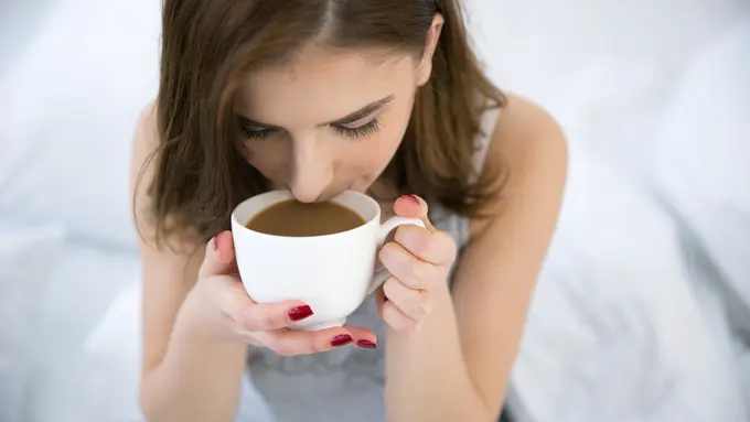 Kopi Decaf, Benarkah Lebih Aman untuk Kesehatan? (Dean Drobot/Shutterstock)
