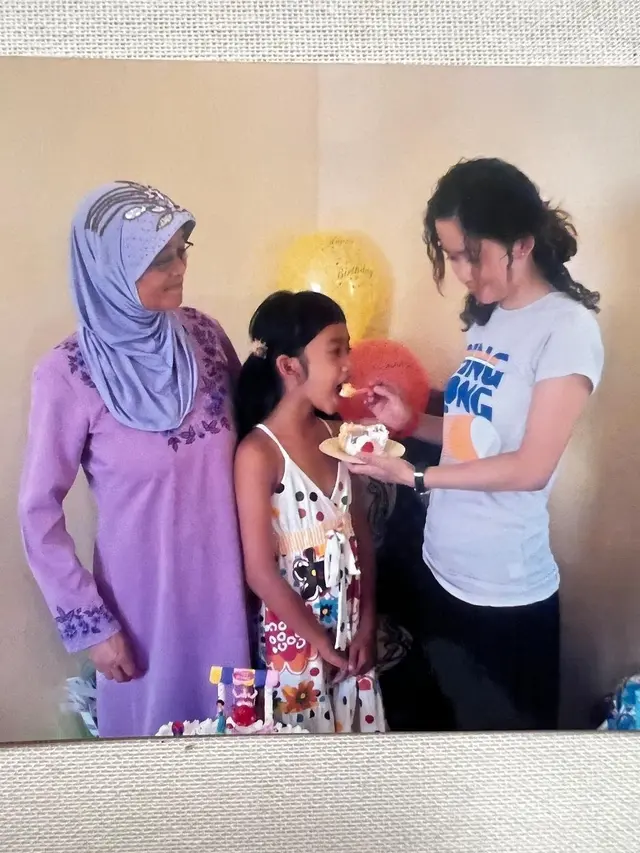 6 Potret Lawas Ultah ke-9 Permesta Dhyaz, Gaya Farida Nurhan Bikin Salah Fokus