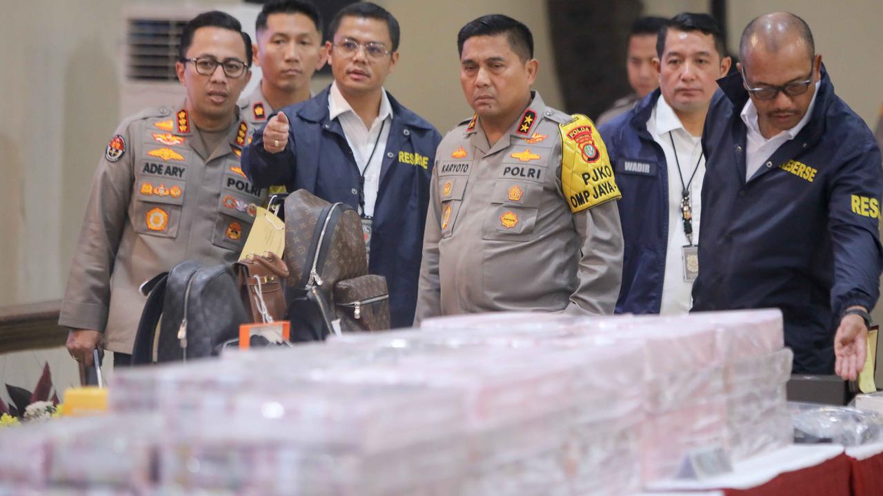 Polisi rilis 24 tersangka kasus judol yang libatkan pegawai Komdigi