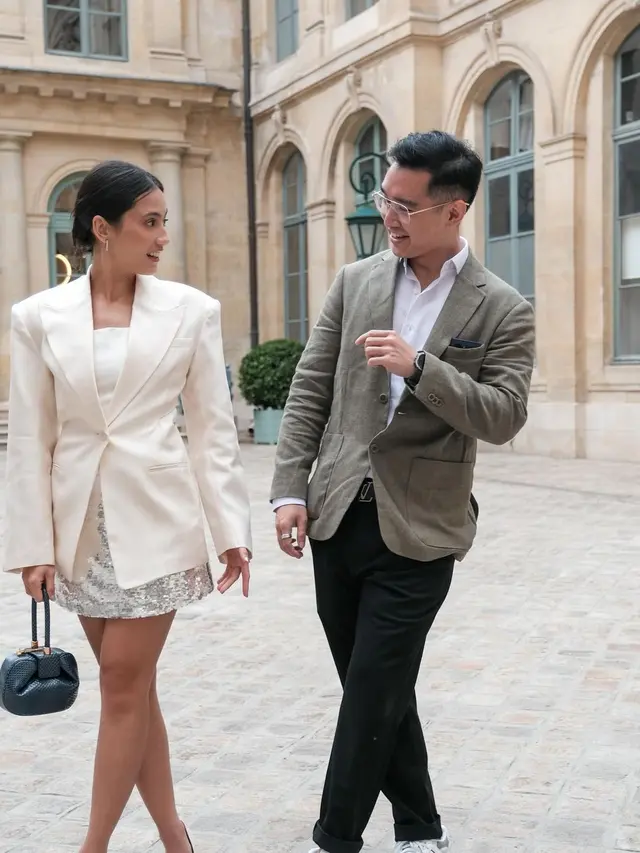 6 Gaya ala Girl Boss Pevita Pearce Hadiri Acara di Paris, Pamer Momen Bareng Sydney Sweeney