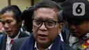 JPU menyatakan Hasto terancam pidana yang diatur dalam Pasal 21 dan Pasal 5 Ayat (1) huruf a atau Pasal 13 Undang-Undang tentang Pemberantasan Tindak Pidana Korupsi juncto Pasal 65 Ayat (1) KUHP dan Pasal 55 Ayat (1) Ke-1 jo. Pasal 64 Ayat (1) KUHP. (Liputan6.com/Herman Zakharia)