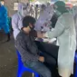 Rapid test yang dilakukan di Pasar Pinasungkulan Karombasan, Manado.