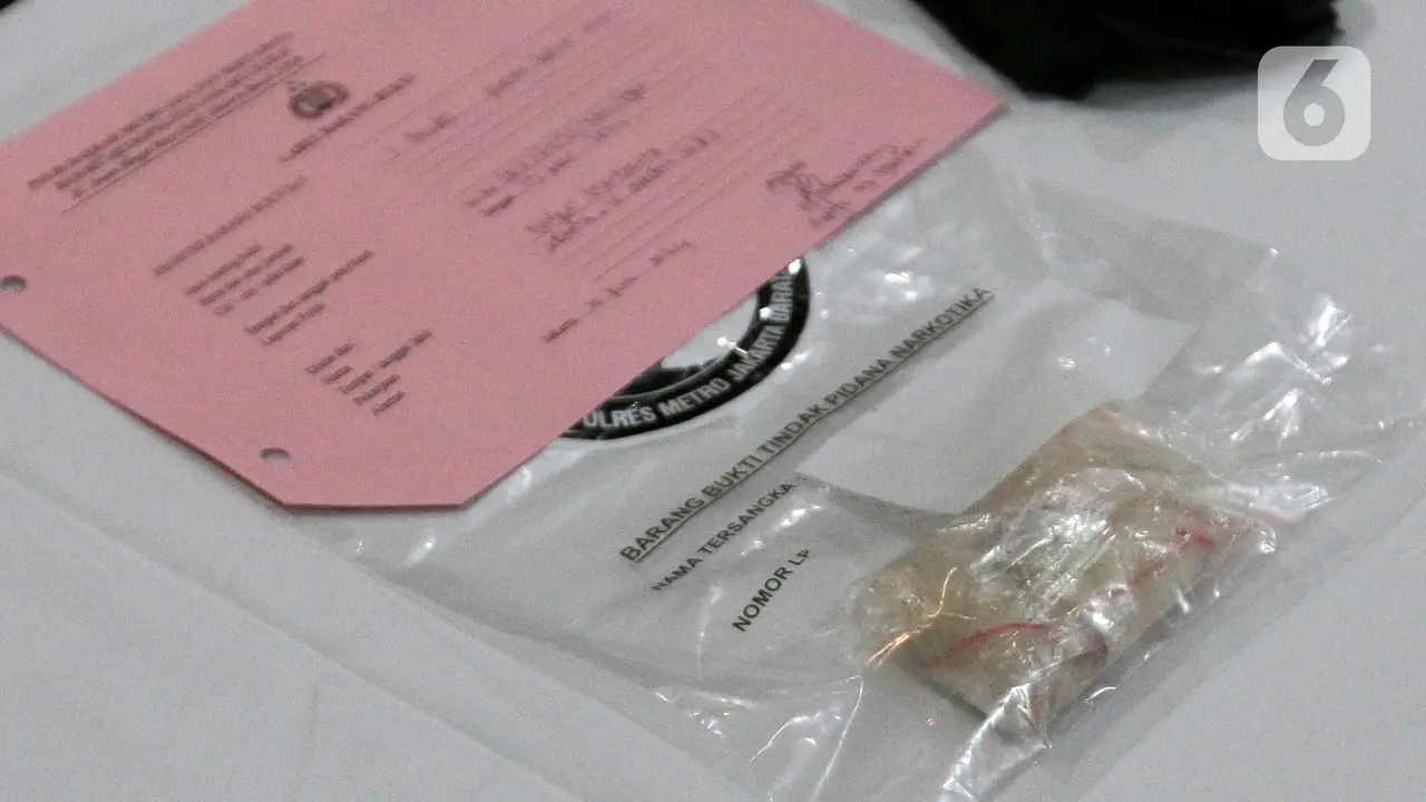 Dihadirkan Saat Rilis Penyalahgunaan Narkoba, Musisi Virgoun Kenakan Baju Tahanan