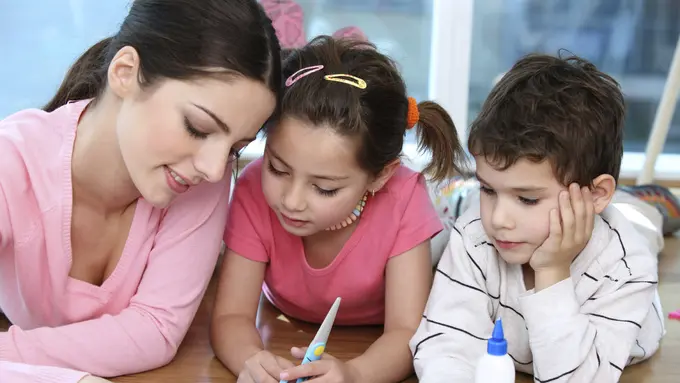 Jangan Asal Sewa Pengasuh Anak, Simak 5 Tips Tepat Berikut Ini!