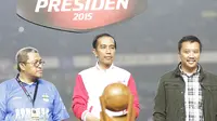 Gubernur Jawa Barat, Ahmad Heryawan menjawab curhat Vladimir Vujovic soal keterlambatan pembayaran bonus ISL 2014 ke Persib via Twitter.