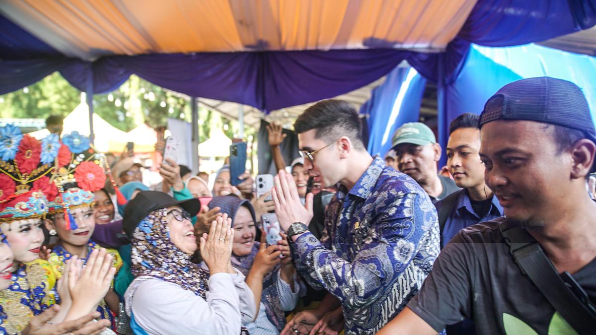 Potret Verrell Bramasta dalam Kunjungan Masa Reses, Rogoh Kocek Rp 100 Juta untuk UMKM dan Seniman