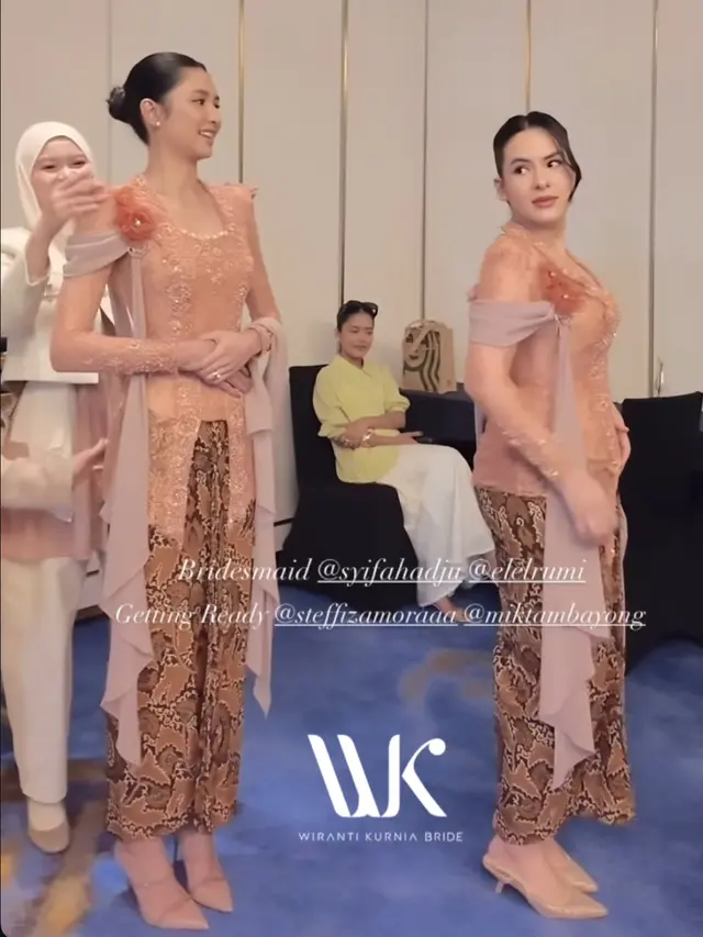 Mikha Tambayong Bridesmaid Syifa Hadju saat Akad Nikah. [@wirantikurniabride]