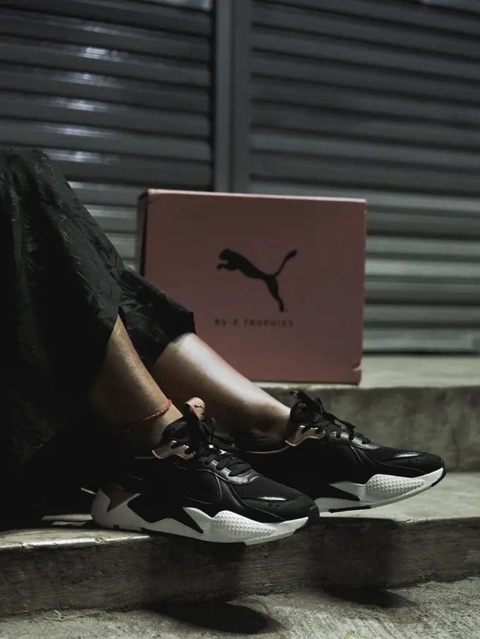 Perpaduan Tampilan Feminin dan Sporty dengan Puma RS-X Trophy Rose Gold