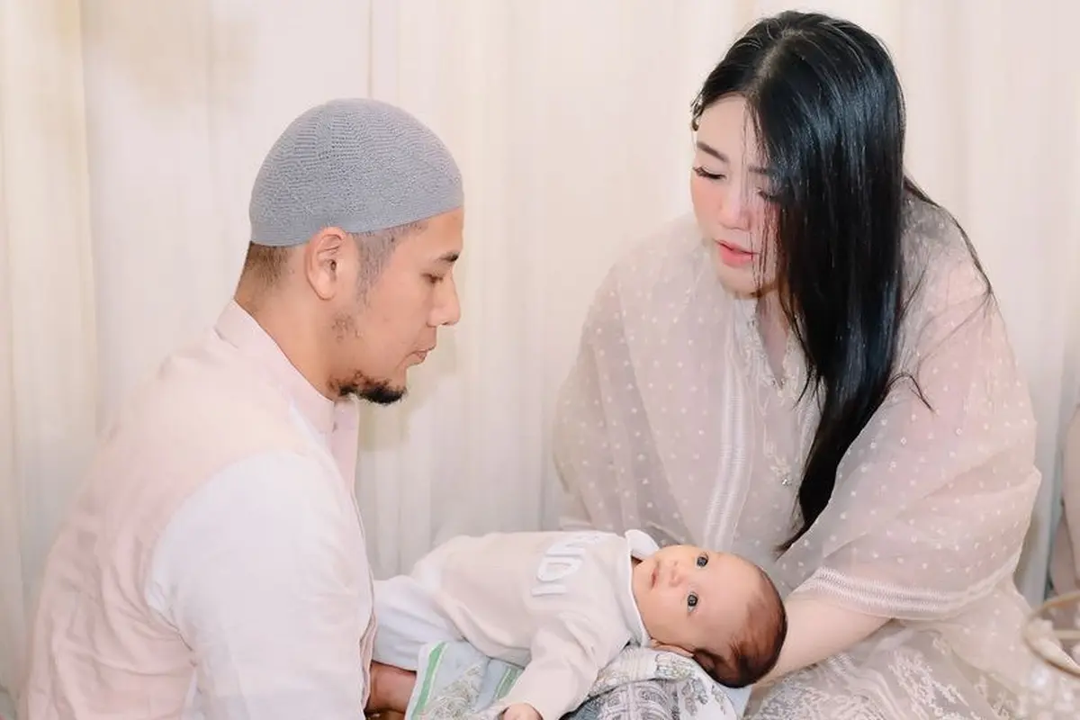 Via Vallen saat Akikah Putra Pertamanya