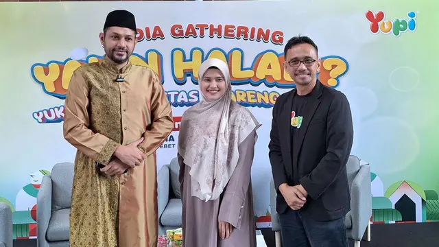 Acara Talk Show bertajuk “Yakin Halal? Yuk, Kupas Tuntas Bersama Ahlinya” yang digelar oleh PT Yupi Indo Jelly Gum pada Kamis (9/1) di Kalia Cafe, Tebet, Jakarta Selatan.