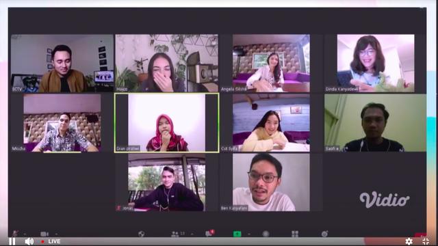 Bintang Sinetron Samudra Cinta Dapat Penghargaan Khusus dari Penggemarnya Saat Gelar 3xtraordinary Meet and Greet