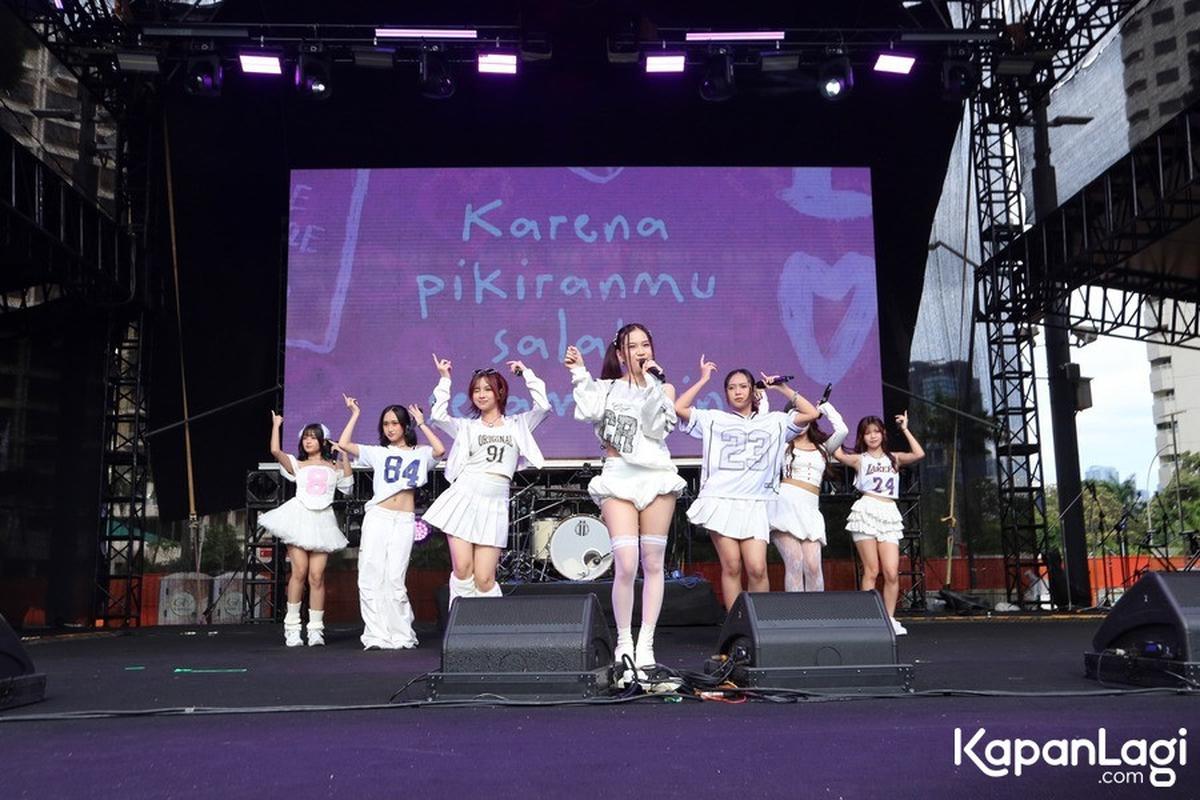 KapanLagi Buka Bareng BRI Festival 2025 Dibuka dengan Penampilan Girlband V1RST, Meriah Penuh Sambutan Penonton!
