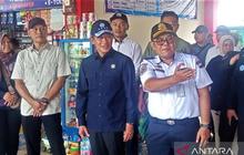 Menteri Lingkungan Hidup Hanif Faisol Nurofiq Pantau Mudik Minim Sampah di Ngawi