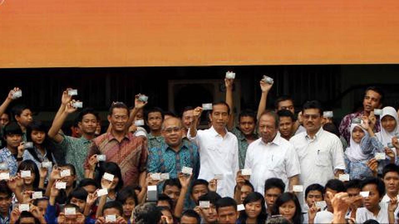 Jokowi bentuk tim khusus awasi penggunaan Kartu Pintar