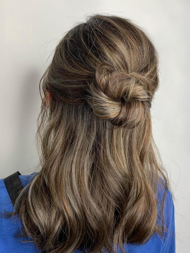 Model Rambut korea Half 'N' Half untuk Rambut Panjang (Foto: Instagram @artesoly_ )