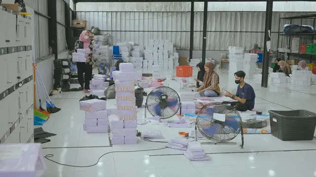 Pasarkan Produk Sampai ke Luar Negeri, Pedagang Sepatu Asal Bogor Buktikan Kesuksesannya Bersama Shopee
