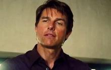 Misi mustahil, Tom Cruise bergelantungan di pintu pesawat