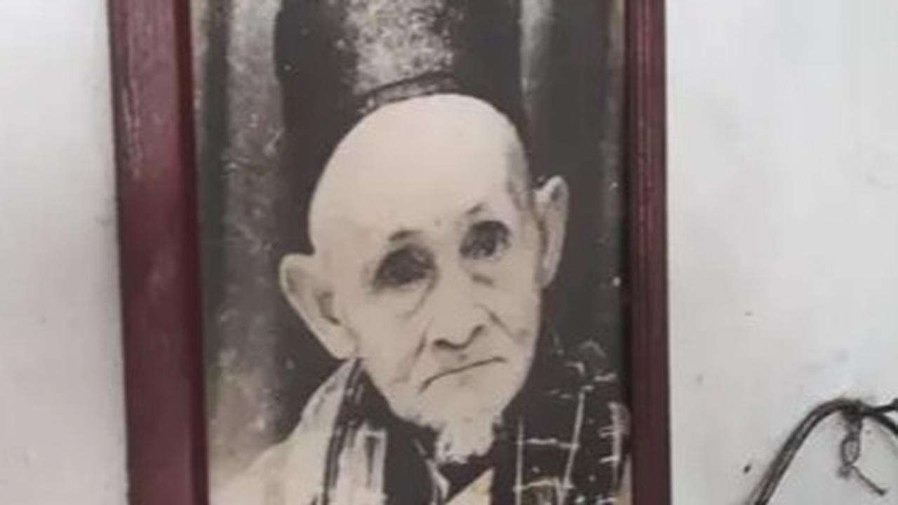 Sosok Kakek Tua yang Selalu Dipasang di Restoran Padang, Ternyata Bukan Orang Sembarangan