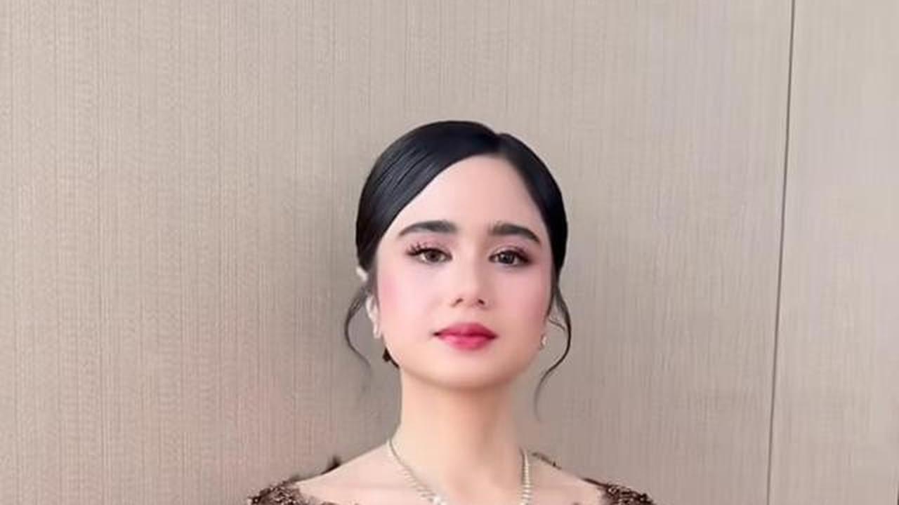 Inspirasi Kebaya ala Tissa Biani di Acara Pernikahan El Rumi dan Syifa Hadju, Cantiknya Mewah