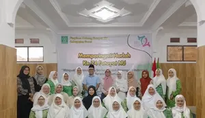 Puluhan anggota Pengurus Cabang (PC) Fatayat, Nahdlatul Ulama (NU) Garut, Jawa Barat, mengikuti kelas literasi menulis selama dua hari untuk memperingati HUT ke-74 Fatayat. (Liputan6.com/Jayadi Supriadin)