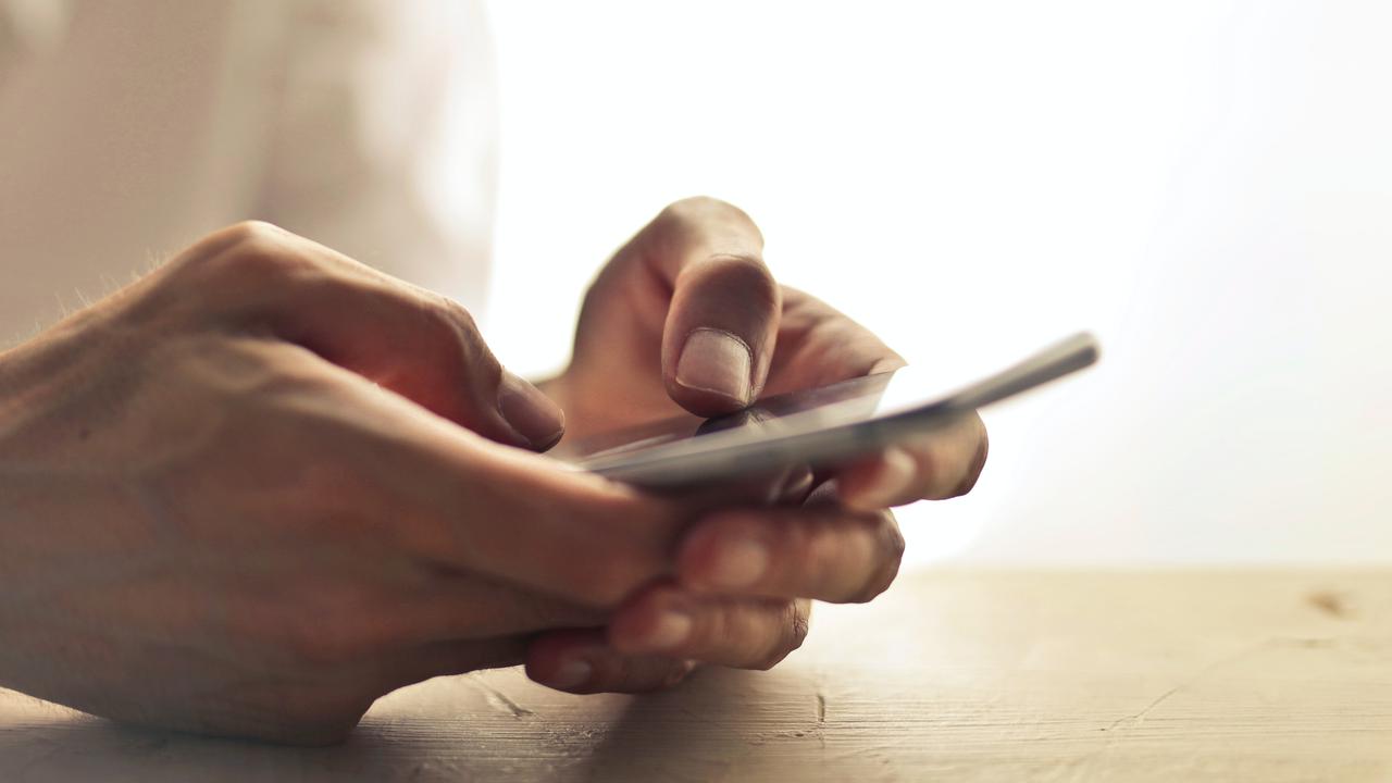 Mulai Bulan Depan, Aplikasi SAMAN Bakal Diterapkan Awasi Konten Pornografi dan Pinjaman Online Ilegal