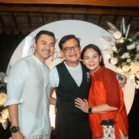 Potret Hedi Yunus di acara ulang tahun pernikahan ke-25 Anjasmara dan Dian Nitami (Sumber: Instagram/@hedi_yunus)