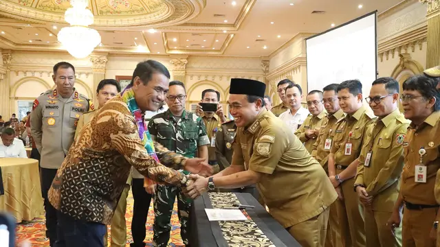 Mentan Amran Sulaiman Targetkan Cetak Sawah 500.000 Hektare di Kalsel