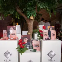 Deretan bulu mata sempurna, untuk mempercantik tampilan mata.