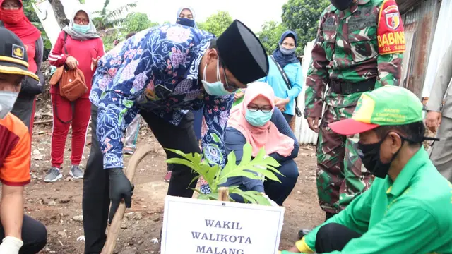 Cegah Banjir, Pemkot Malang Kolaborasi Bersama Masyarakat Tanam Pohon Pule