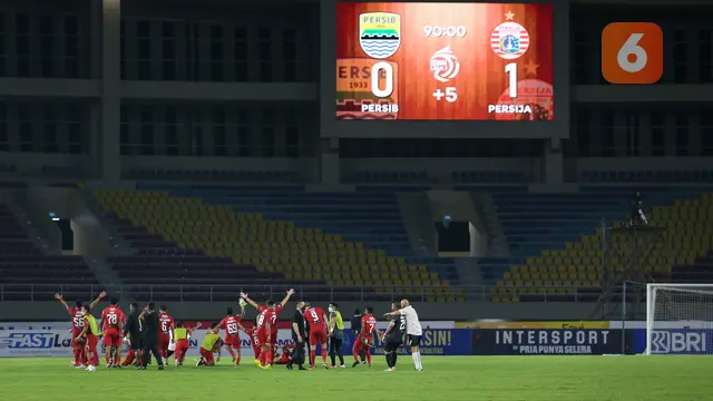 Foto: Persija Jakarta Patahkan Tren Kemenangan Persib Bandung di BRI Liga 1