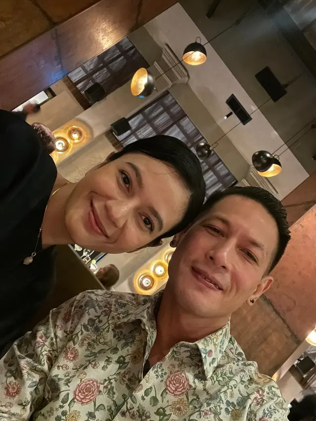 7 Potret Mesra Chef Juna dan Kekasih yang Baru Rayakan Anniversary Ke 3
