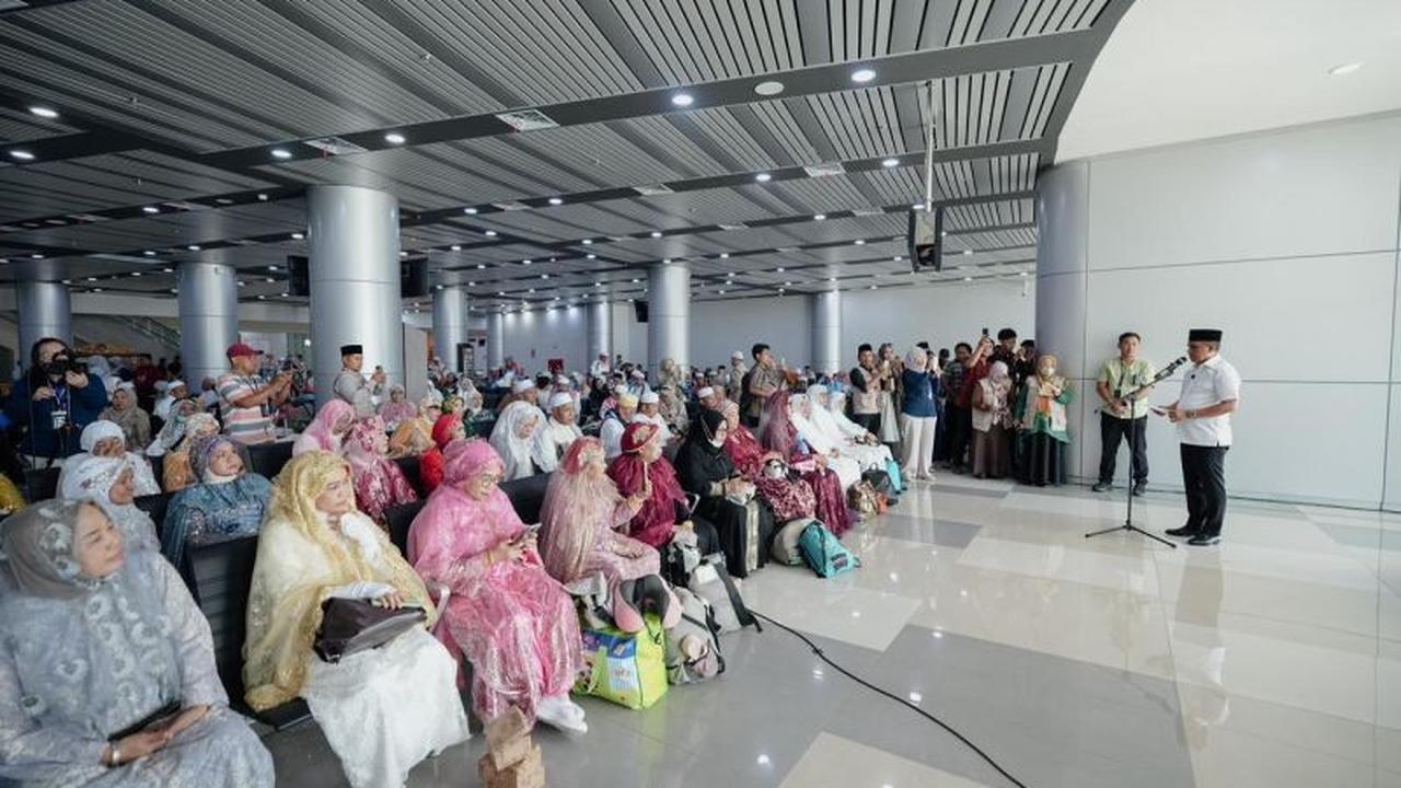 Pemprov Sulteng Sambut Hangat Kedatangan Jamaah Haji Sulteng Kloter BPN-9 di Palu