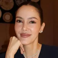 Potret cantik Cathy Sharon yang memesona. (credit:instagram.com/cathysharon)